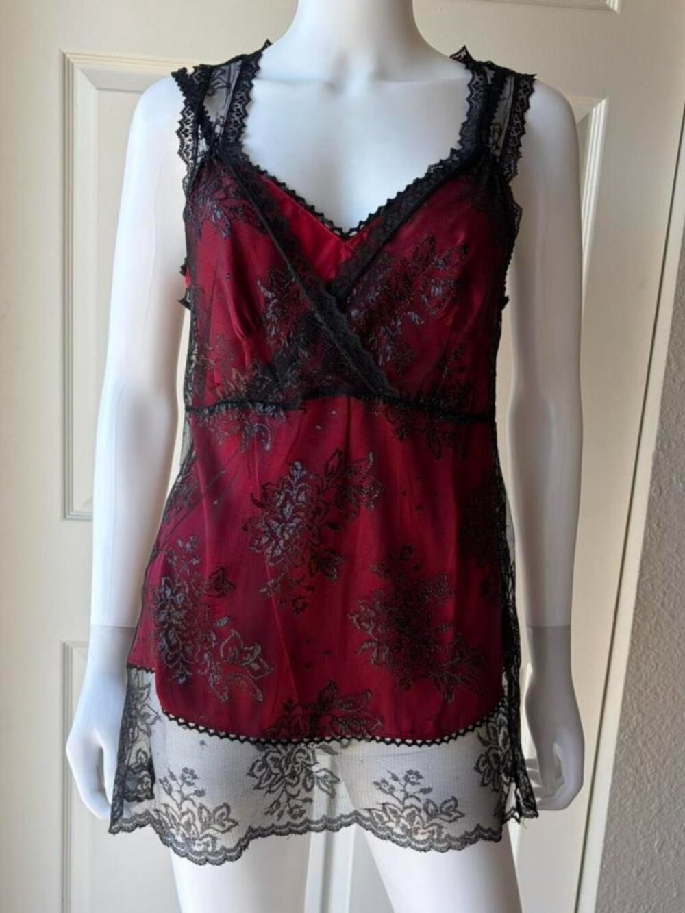 Express size medium vintage black & red gothic silk sleeveless top